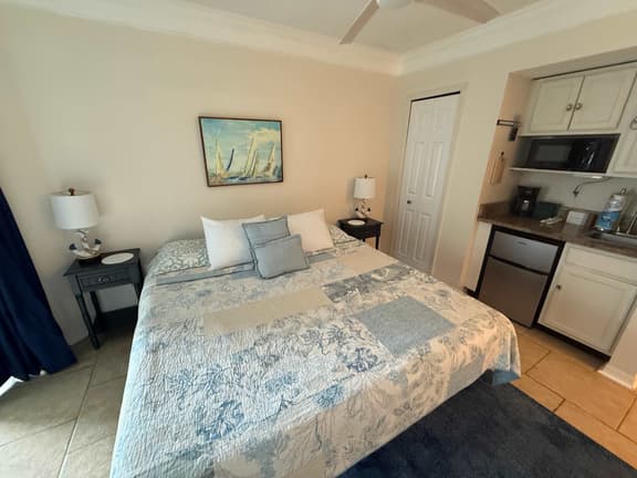 Ocean Gate I: Cozy Retreat Near Beach - Image 1